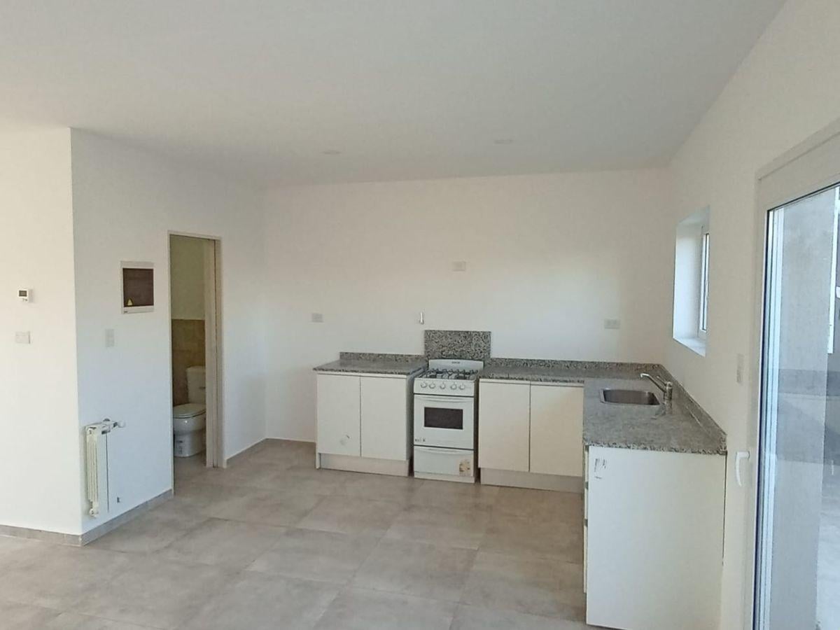 Foto de ALQUILER DUPLEX 2 DORM. ALTOS DE ALBERDI 4 PLOTTIER., imagen 4