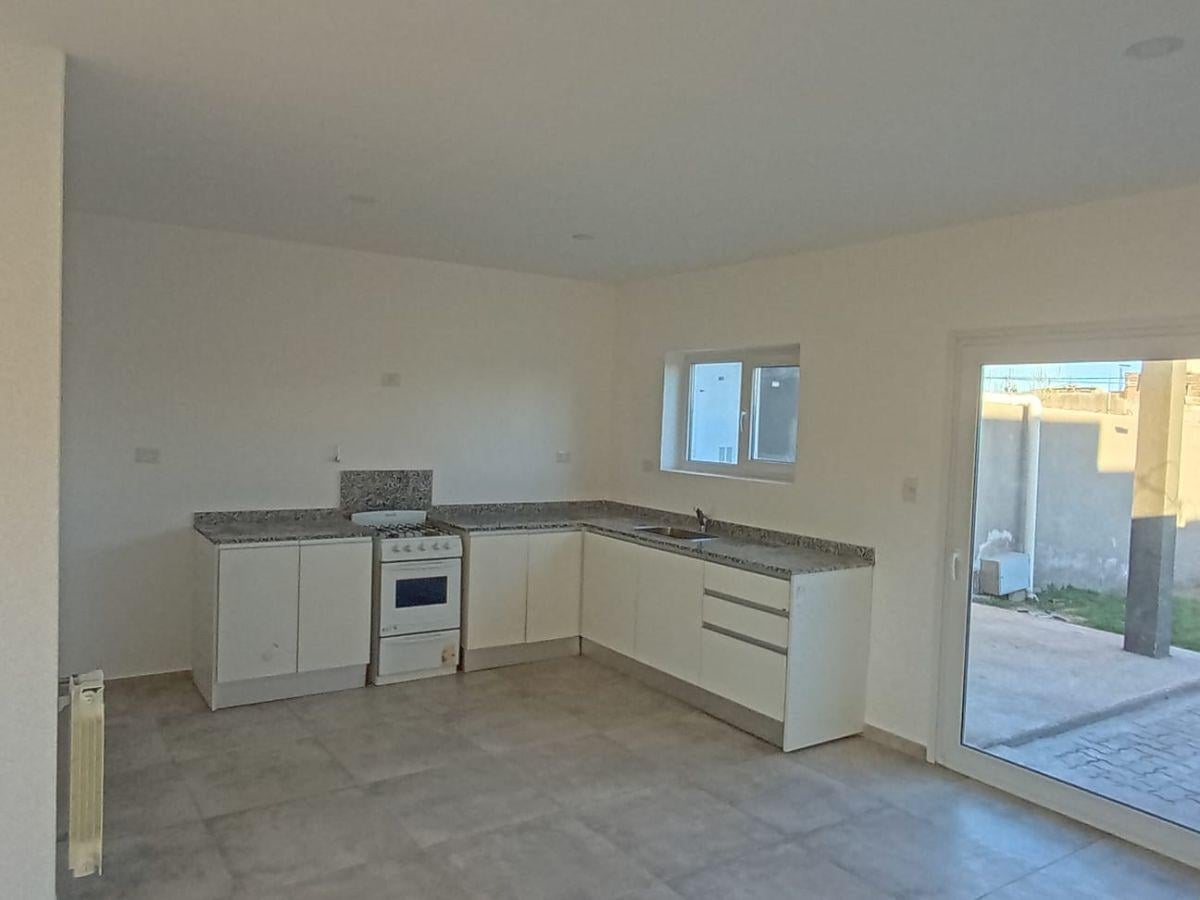 Foto de ALQUILER DUPLEX 2 DORM. ALTOS DE ALBERDI 4 PLOTTIER., imagen 3