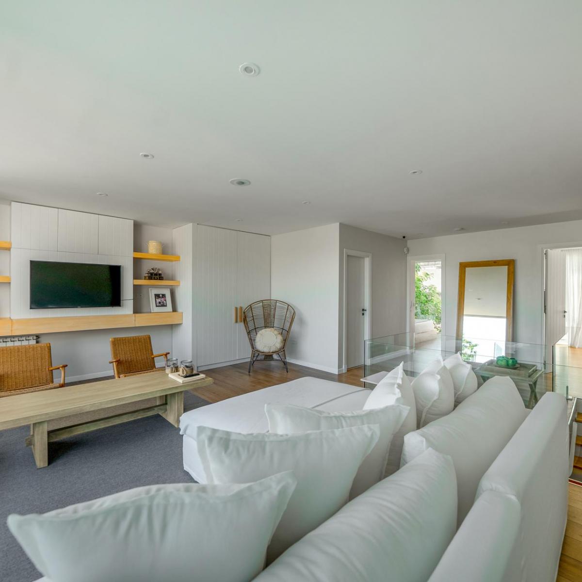 Hermosa Casa en Venta con Renta - 9 Ambientes - Jardin –piscina - Cocheras - Belgrano R 1