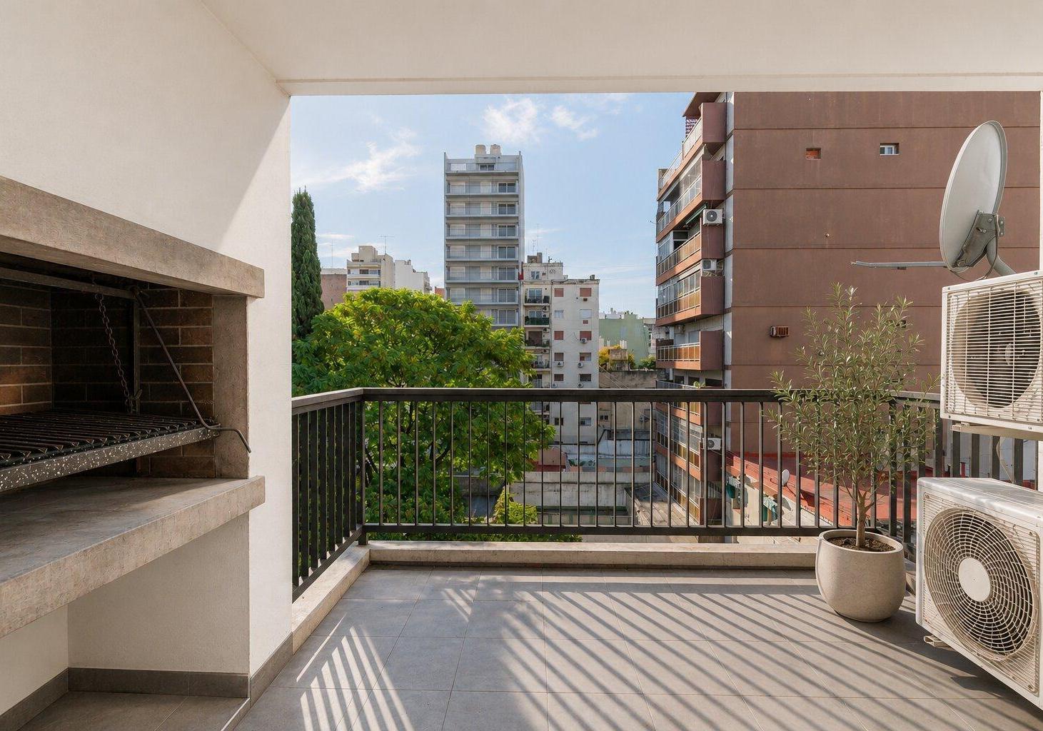 Venta departamento 4 ambientes en Flores con parrilla