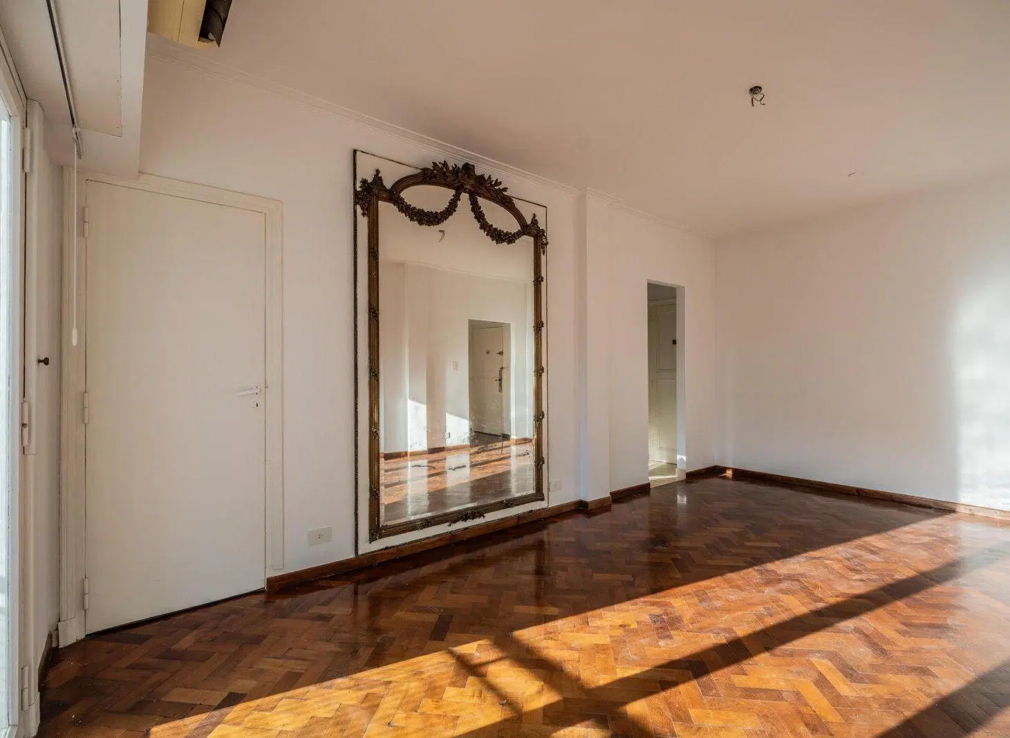 VENTA 3 ambientes en piso alto en Cañitas 5