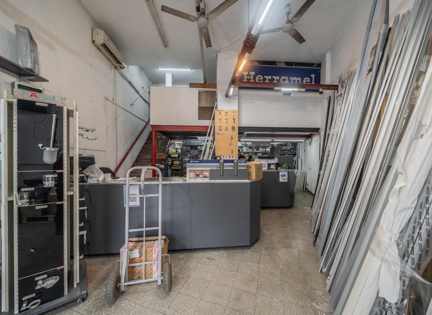 Foto de Venta local comercial con renta en Villa Ortuzar, imagen 3