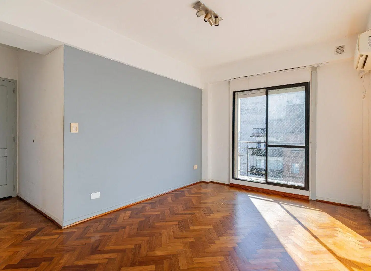 Piso alto - Depto - Reciclado - Balcón - San Telmo 2