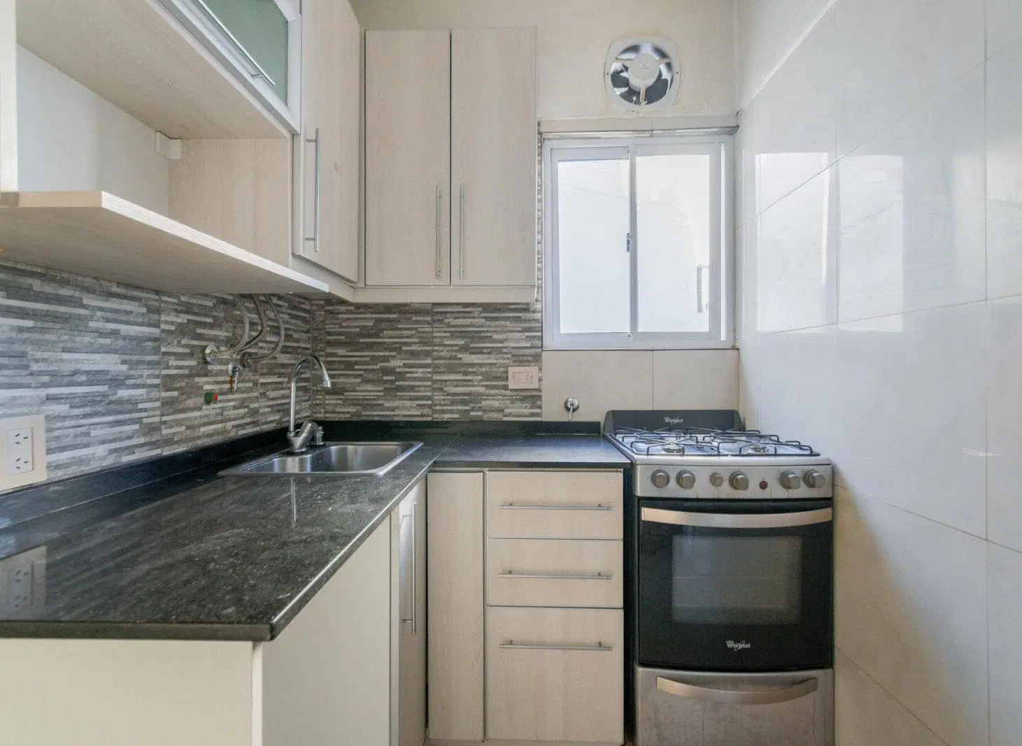 Piso alto - Depto - Reciclado - Balcón - San Telmo 5