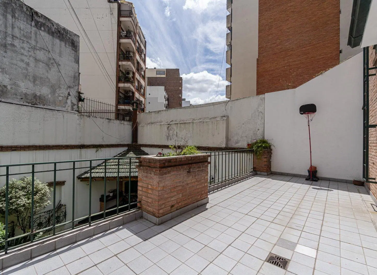 Casa - A m Parque Centenario - Jardín - Cochera 5