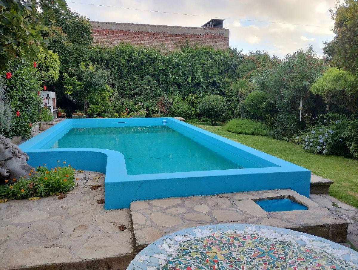 Foto de San Carlos Chalet en 2 plantas con parque y pileta !!, imagen 1