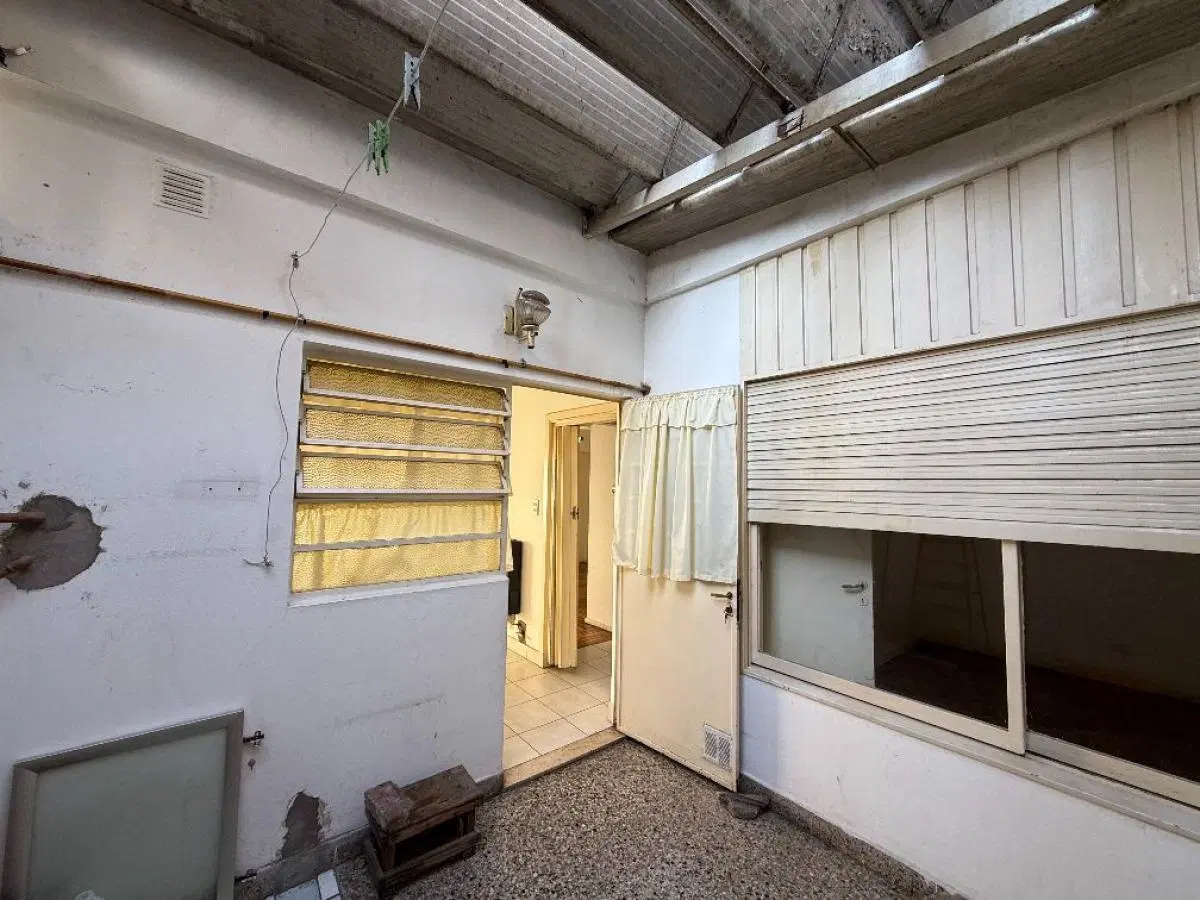 Ph de 3 amb con cochera descubierta, apto crédito, en venta. Haedo 8