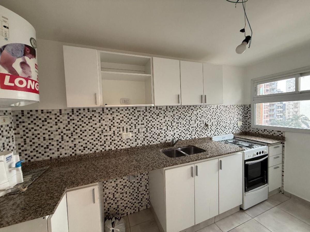 Foto de Departamento de 2 amb con balcón y dormitorio en suite, en Alquiler, imagen 5