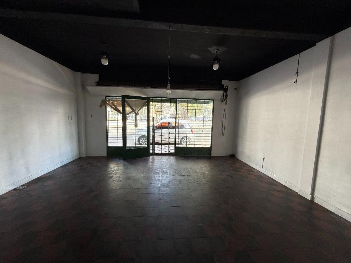Foto de Local comercial a mts del hospital de Haedo, en alquiler, Haedo, imagen 3