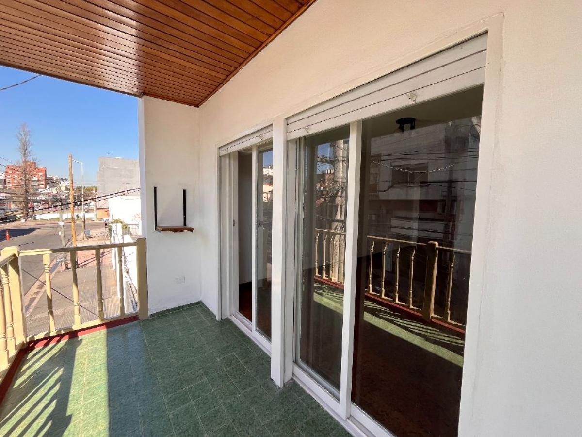 Foto de Ph de 3 amb con balcón y patio, en alquiler, Haedo, imagen 3