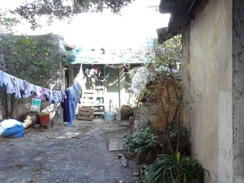 Casa/lote en Venta con Local en Artigas Al 1900. Terreno de 8 X 38 4