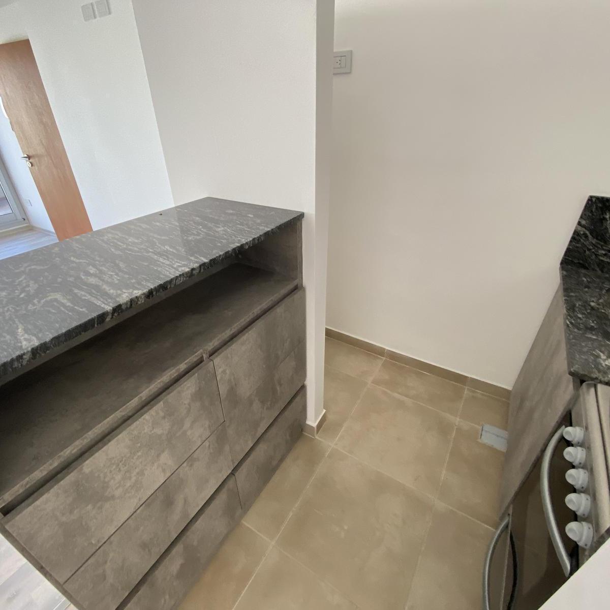Semipiso en venta a estrenar con balcon aterrazado