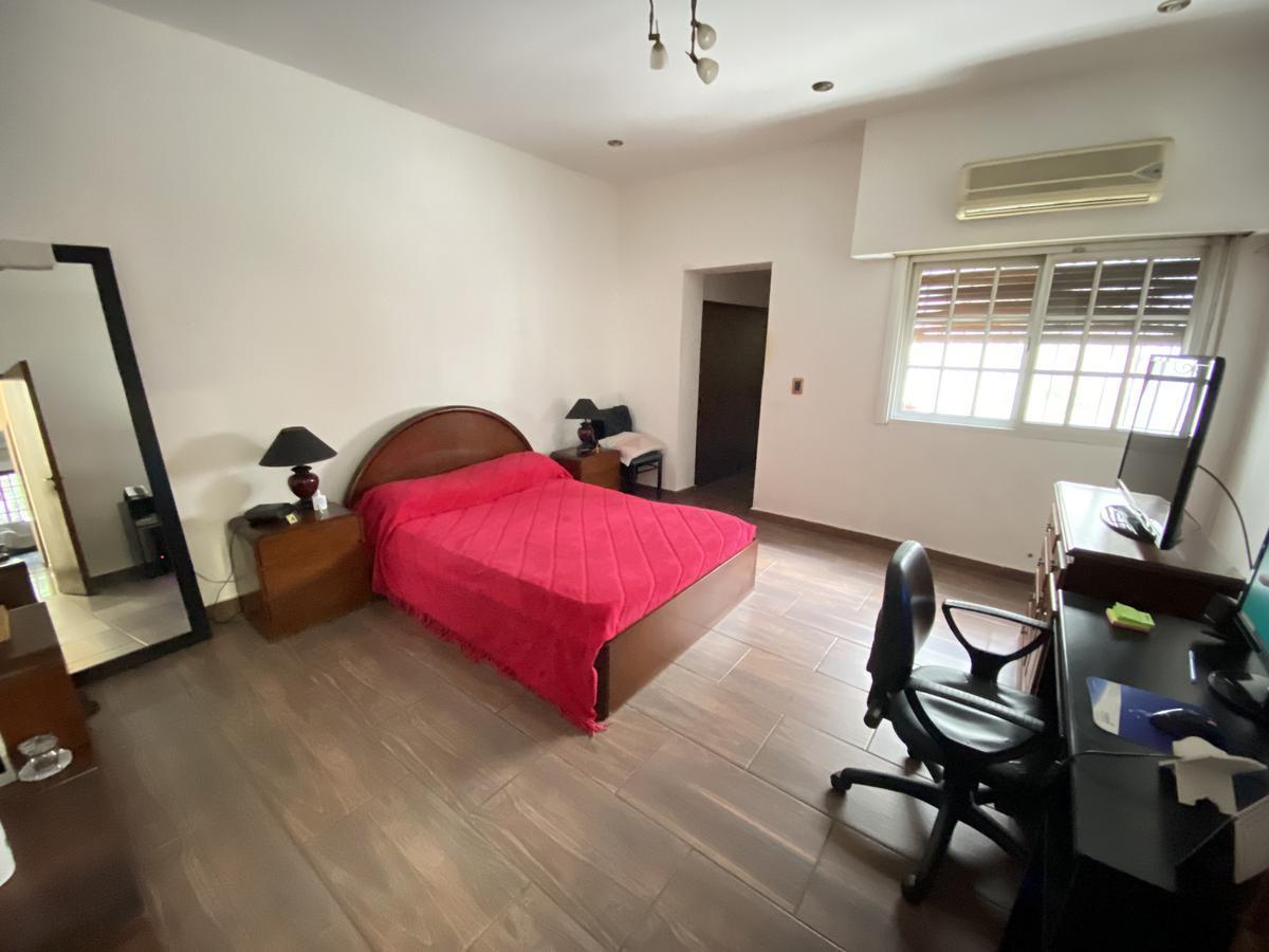 Casa 5 Ambientes con Patio, Terraza y Cochera - Acepta Propiedad Menor Valor 3