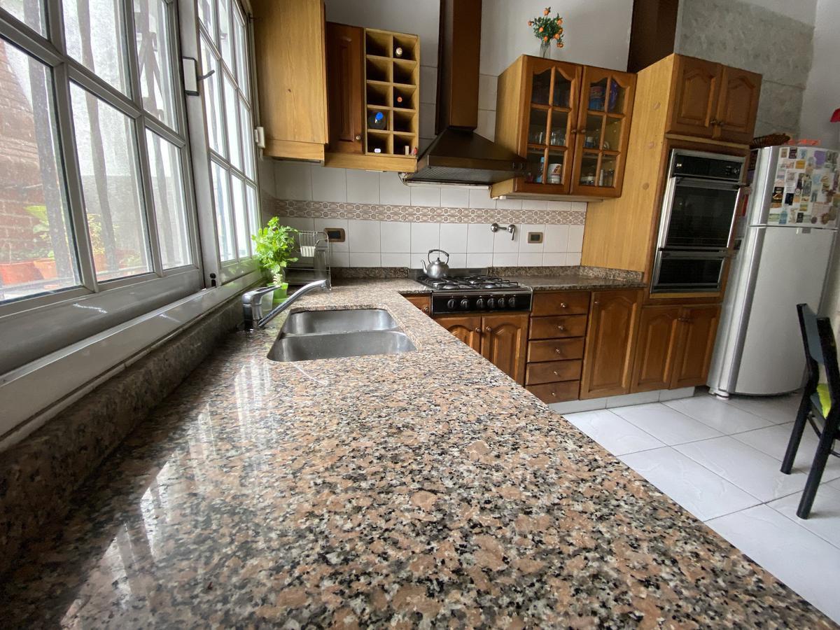 Casa 5 Ambientes con Patio, Terraza y Cochera - Acepta Propiedad Menor Valor 4