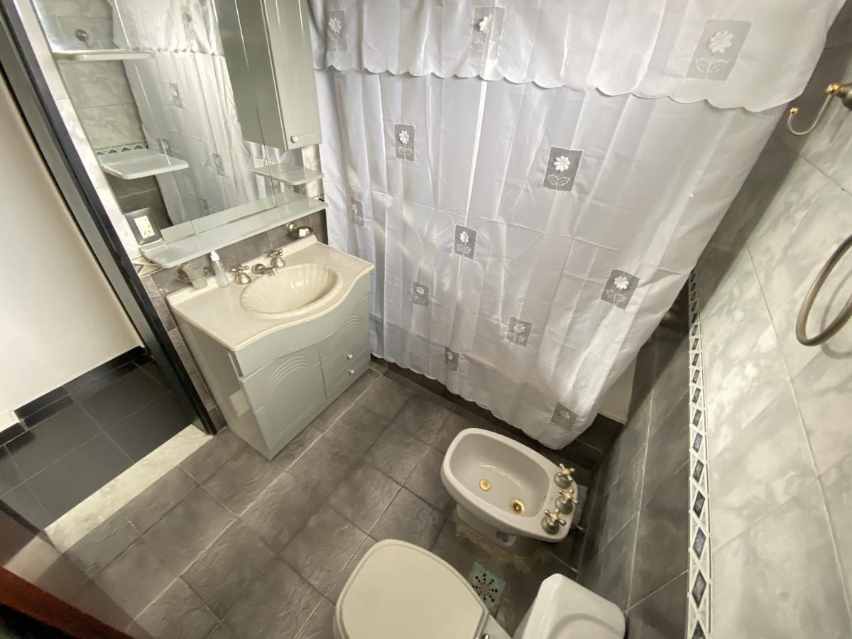 Casa 5 Ambientes con Patio, Terraza y Cochera - Acepta Propiedad Menor Valor 5