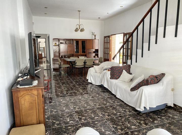 Casa 5 ambientes con patio, terraza y cochera - Acepta propiedad menor valor 3