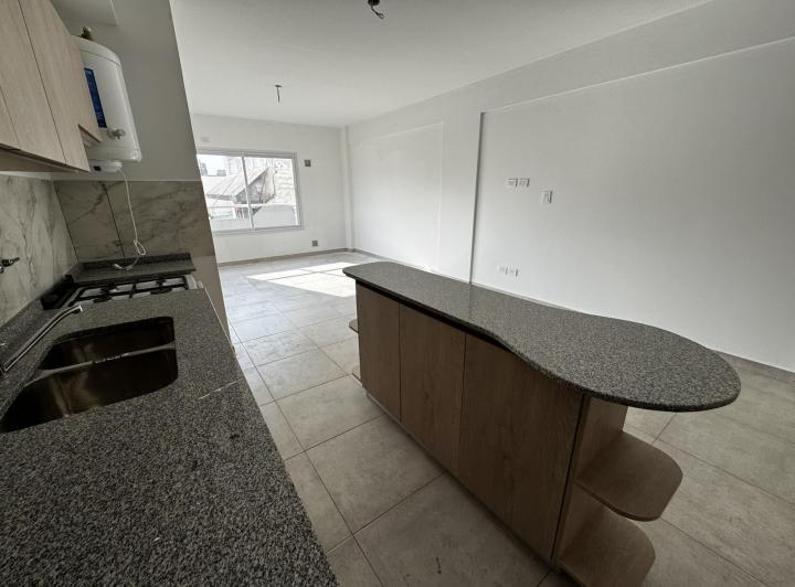 Departamento a estrena en duplex, con 2 baños en Mataderos 5