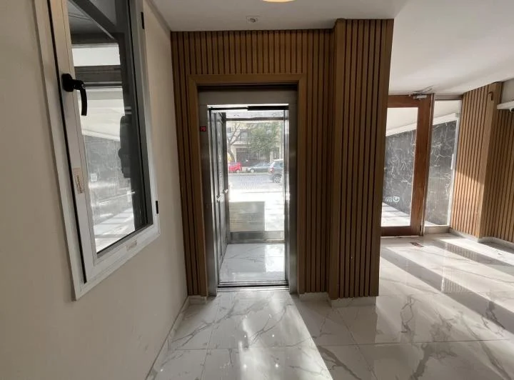 Departamento con cochera a estrenar con  en Villa Luro con baño y toilette 3
