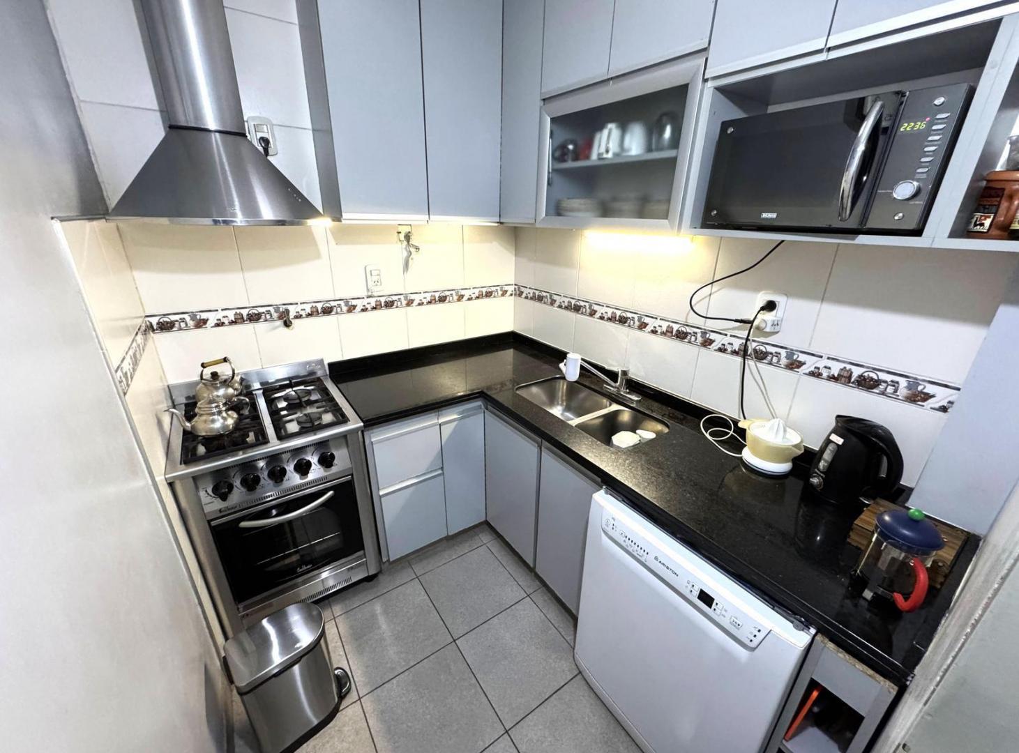 Foto de Casa en lote propio de 4 ambientes con garage, patio y quincho con, imagen 5
