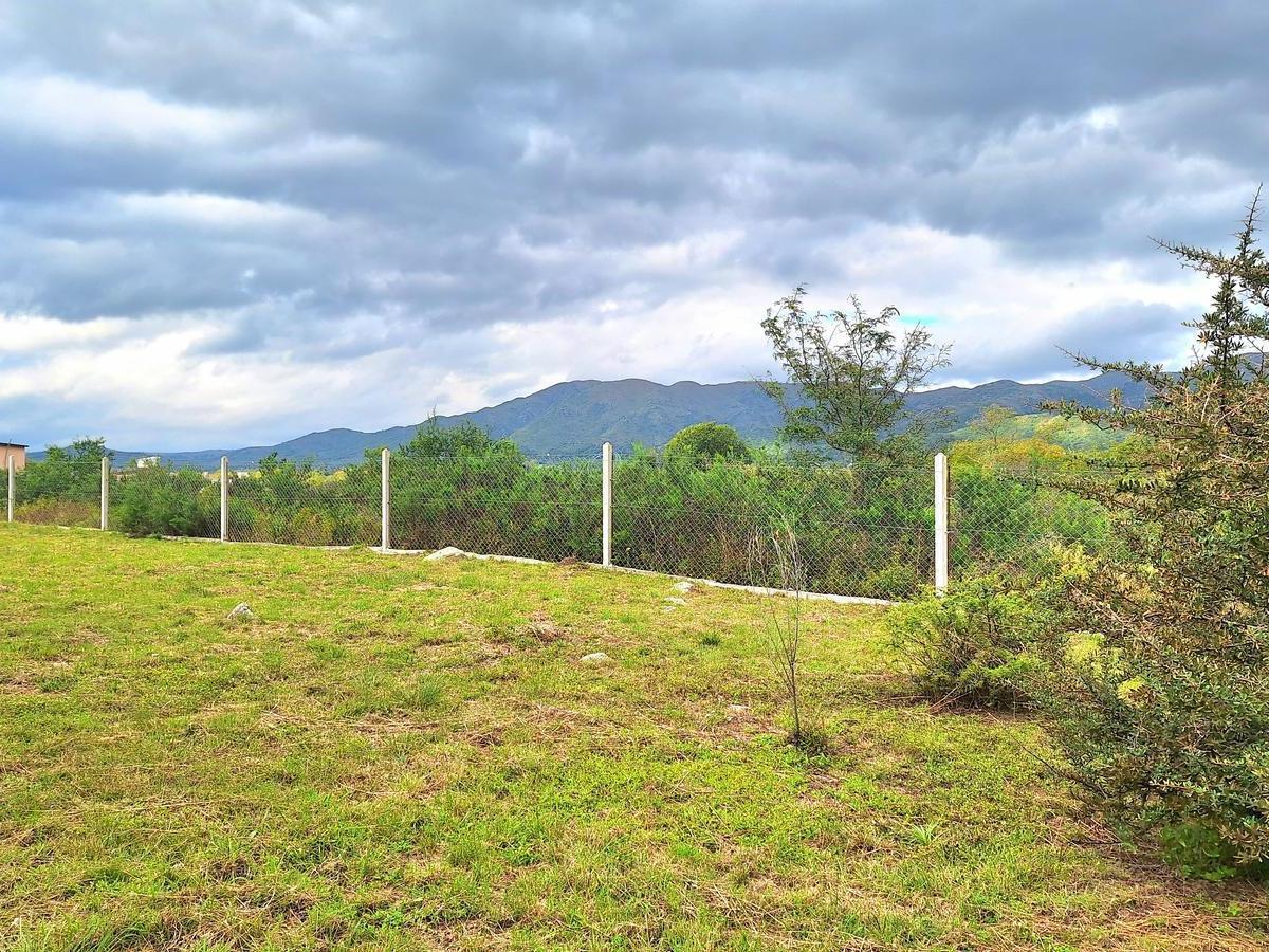 Villa Giardino, Lote de terreno con plataforma en Barrio Villa Gloria