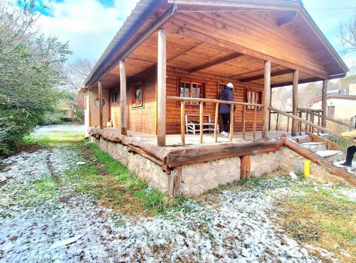 Villa Giardino,  Cabaña de Madera a media cuadra de San Martin 3