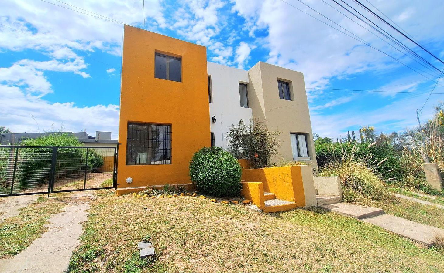 Foto de VILLA GIARDINO, DUPLEX A 4 CUADRAS DE SAN MARTIN, imagen 1