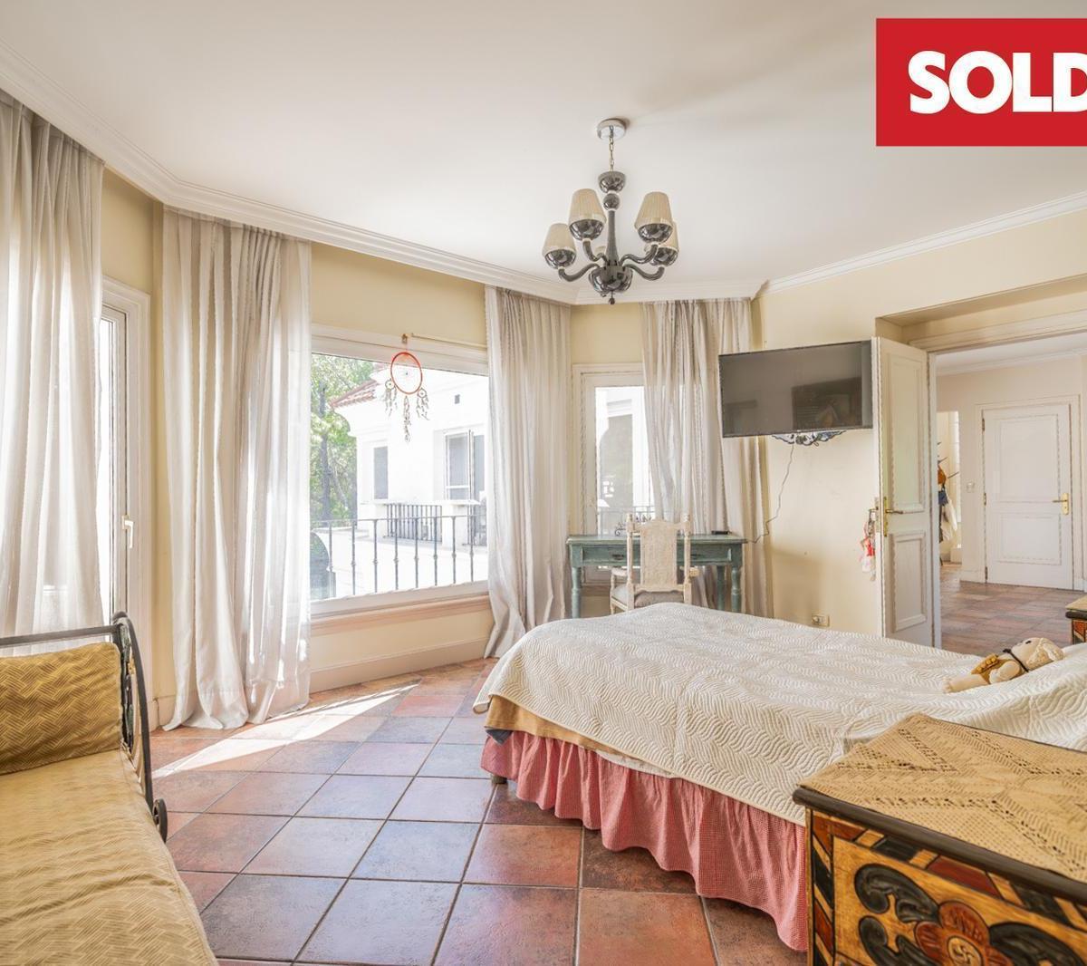 Venta Imponente Casa en La Lucila, 7 Ambientes de Luz y Sol. Retasada, Oportunidad, Financiación 1