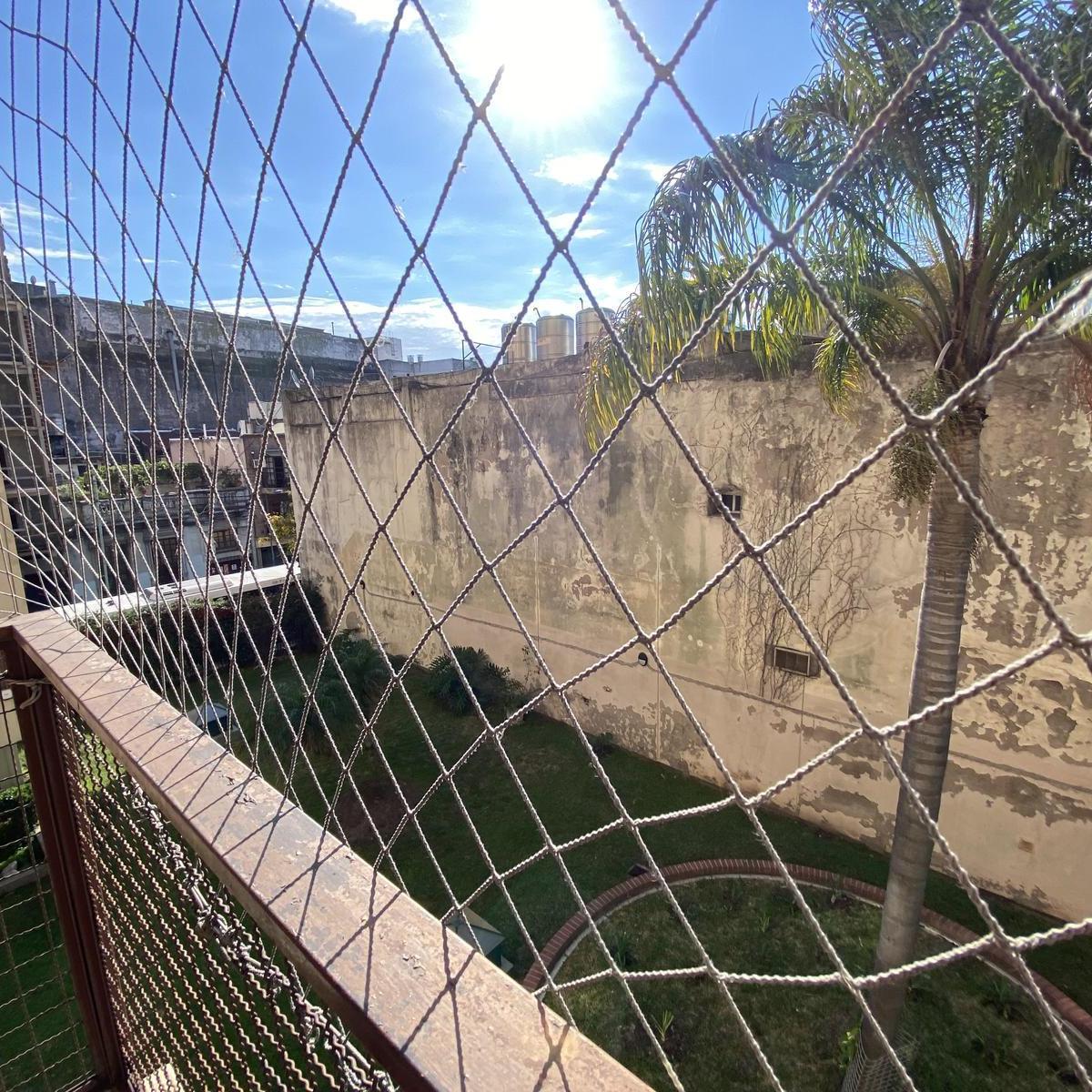 Venta - Oportunidad! Depto. 4 Amb C/balcón y Cochera 4