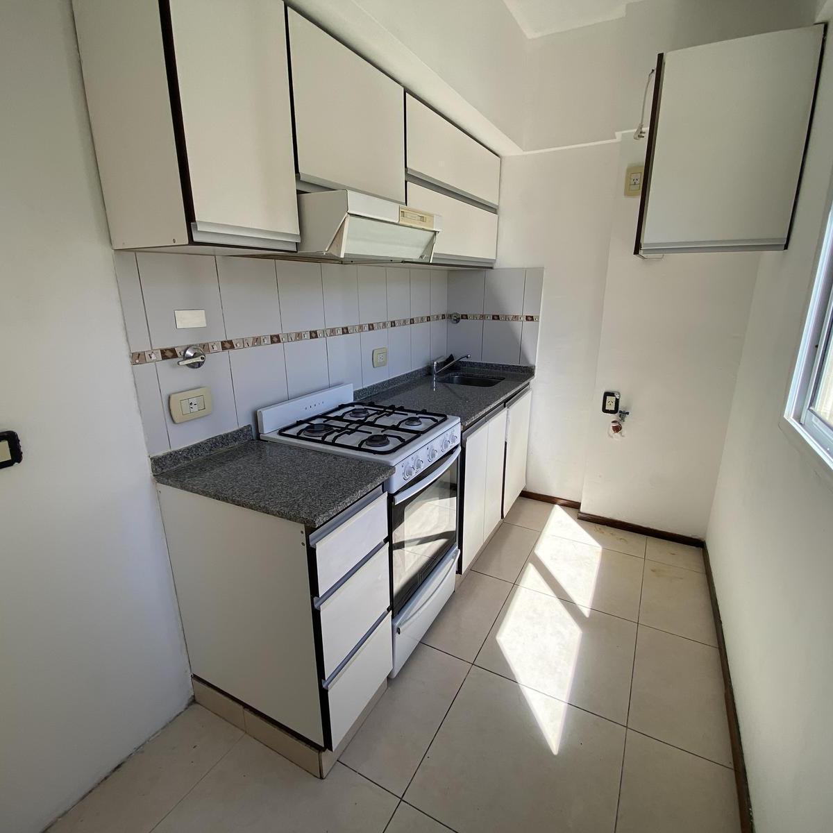 Venta - Departamento Monoambiente con División y Balcón 5