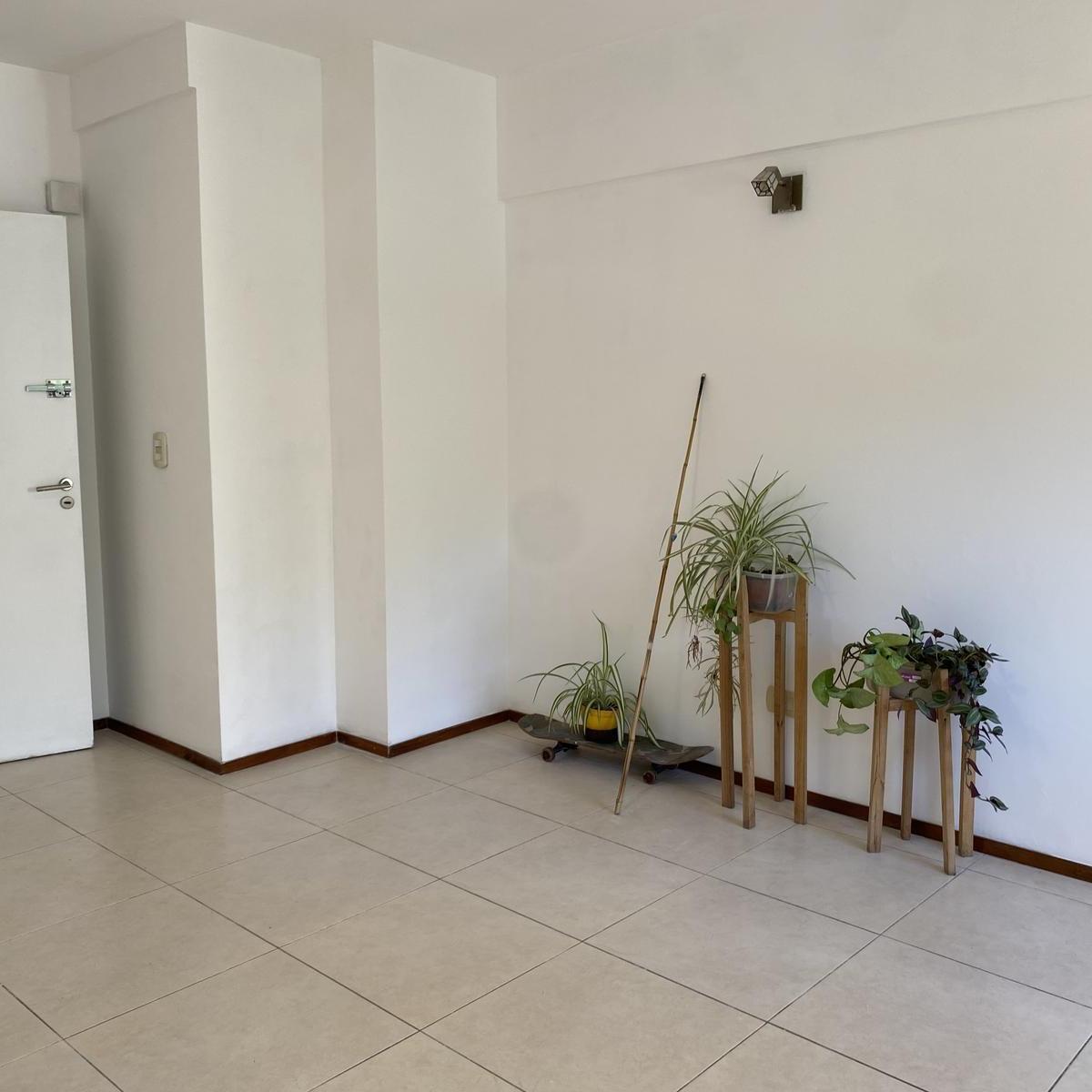 Venta - Departamento Monoambiente con División y Balcón 2
