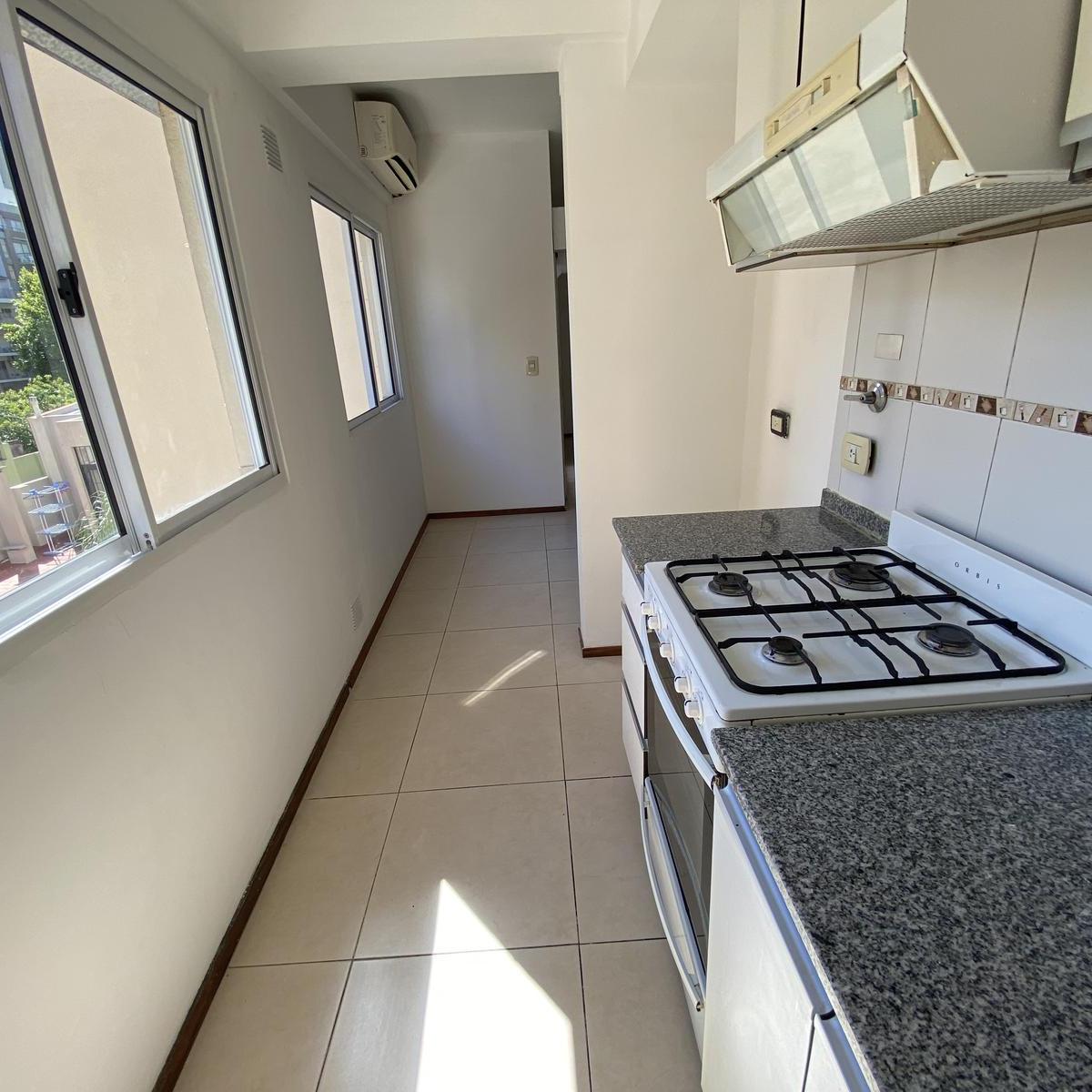 Venta - Departamento Monoambiente con División y Balcón 3