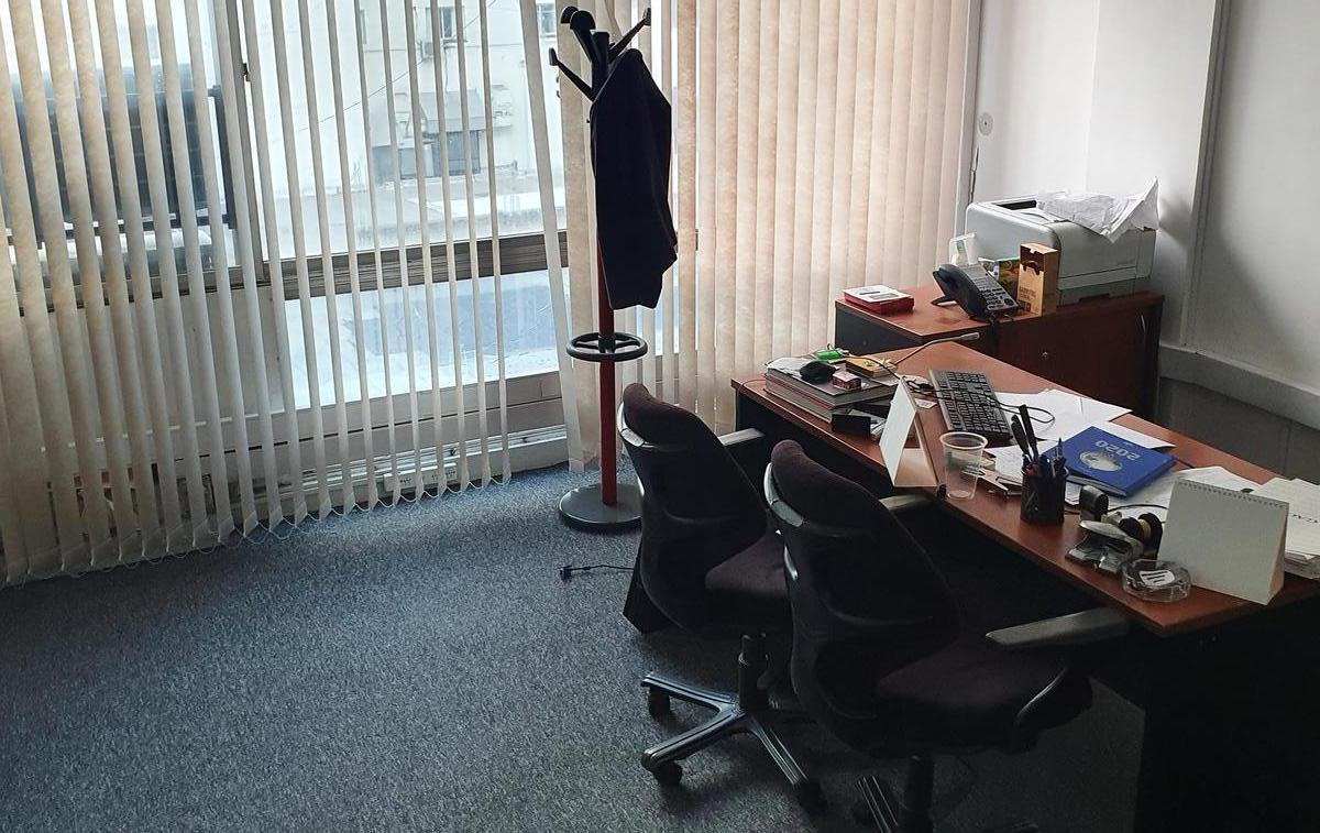 Oficina Al Frente en Microcentro con Muebles 5