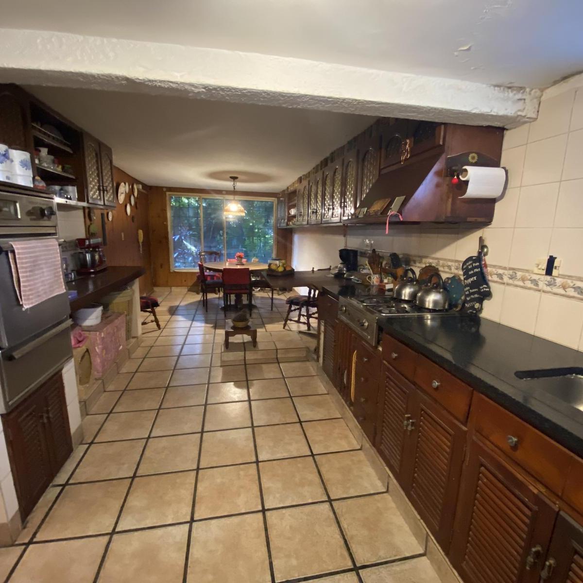 Venta - Casa 7 Amb. C/garage 3 Autos - Bo. Vte López 2