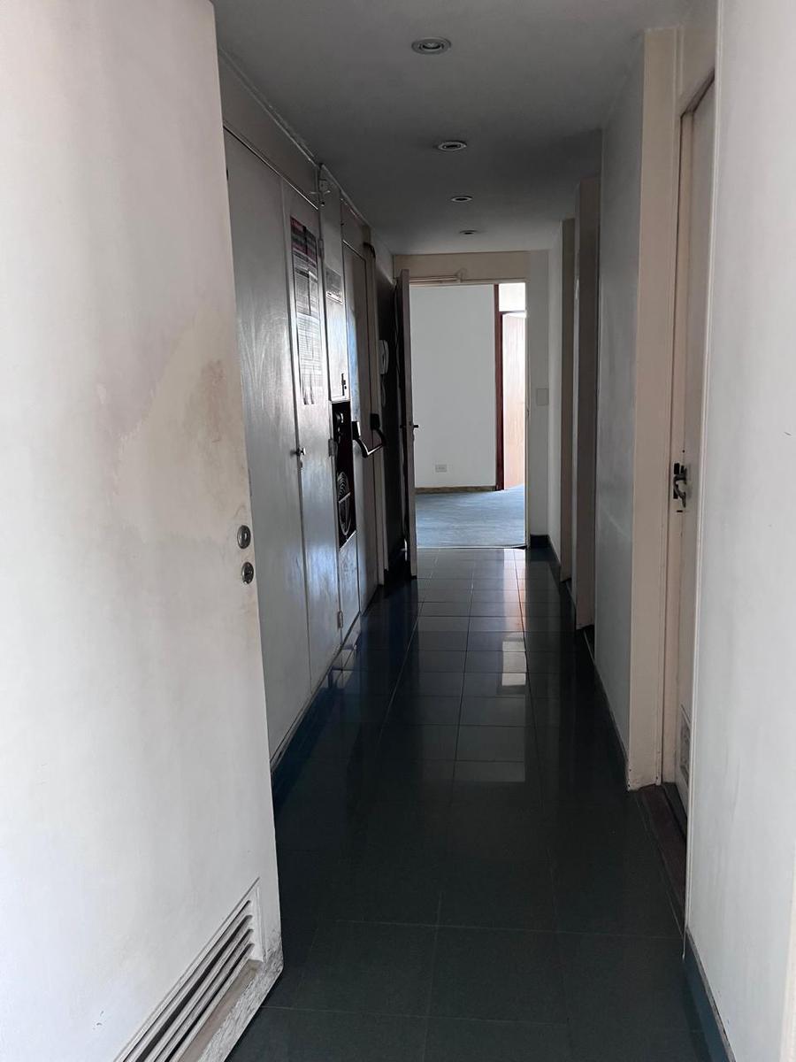 Oficina Microcentro Alquiler / Venta en Galería Jardín 3
