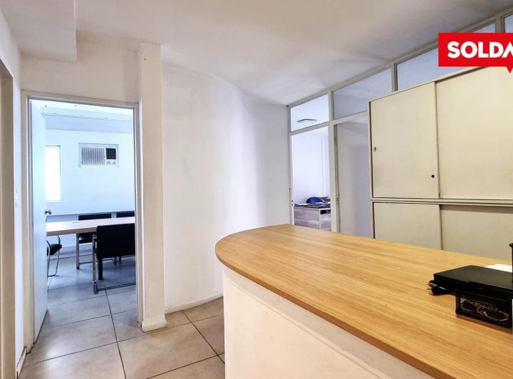 Oficina en venta - con terraza - en Maipú al 400 - (posbilidad de uso como vivienda) 2