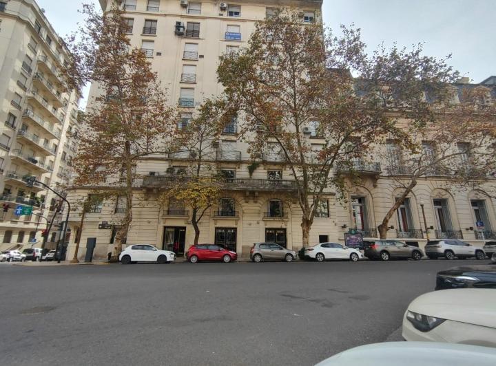 Departamento en  Alvear y Libertad 4