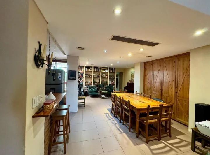Venta. Casa. Lote propio. 11 ambientes. 5 baños. Jardín. Villa Crespo. 1