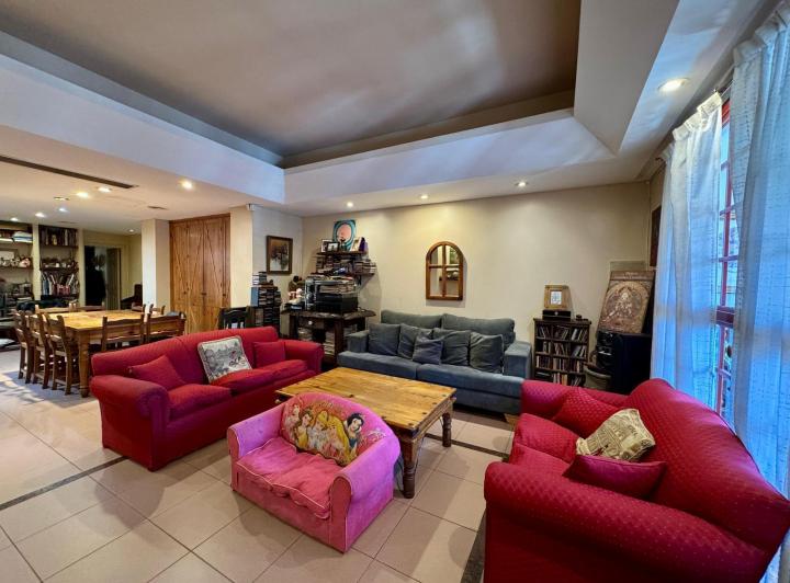 Venta. Casa. Lote propio. 11 ambientes. 5 baños. Jardín. Villa Crespo. 3