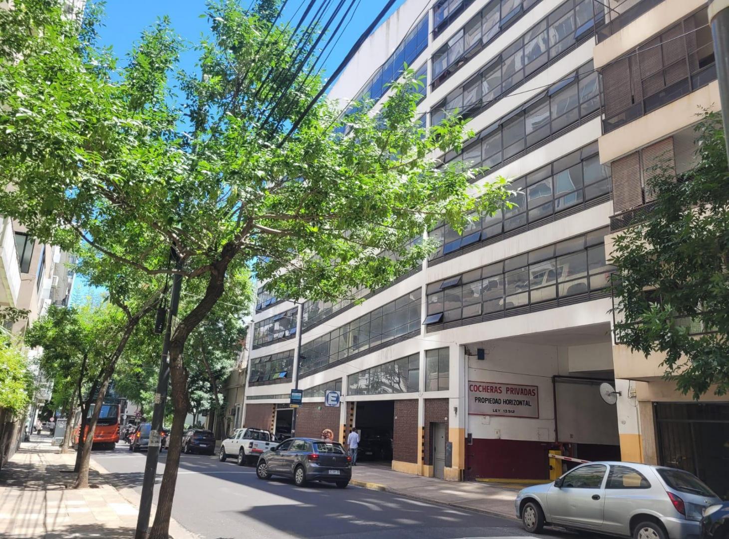 Cochera en Barrio Norte