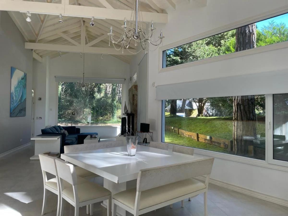 Foto de Moderna casa en Carilo 5 amb, imagen 1