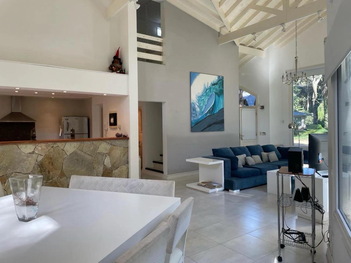 Foto de Moderna casa en Carilo 5 amb, imagen 5