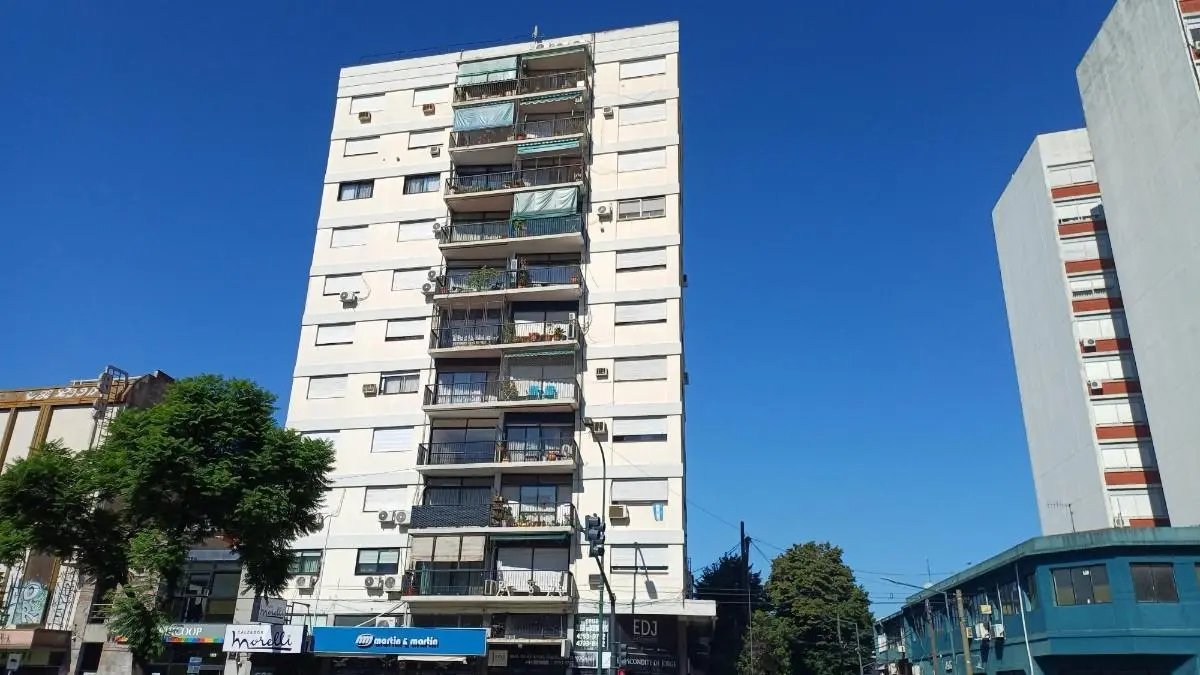 VENTA Departamento 3 ambientes Martinez, Luminoso con 2 balcones, a metros de Av Santa Fe 2