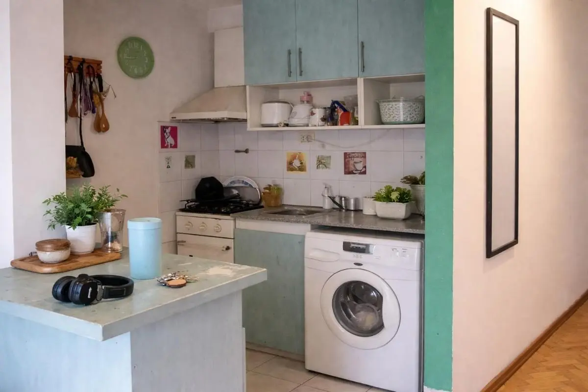 Departamento dos ambientes en San Isidro, con vista al frente y contrafrente 1