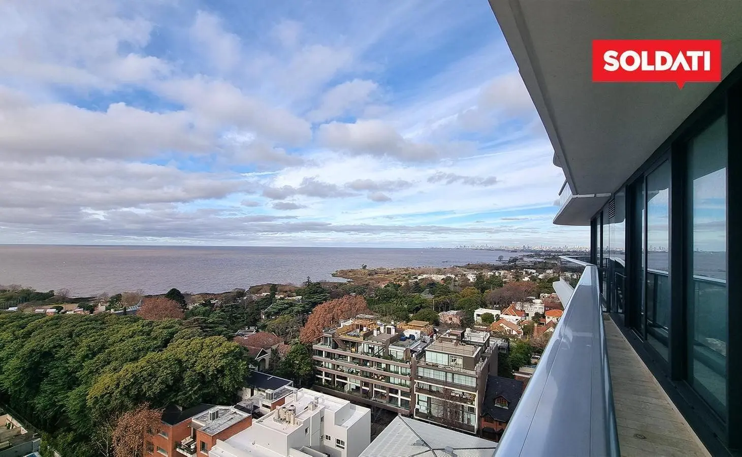 Semipiso en VENTA- Torre Selene piso alto -último 4 ambientes con Dependencia disponible 2