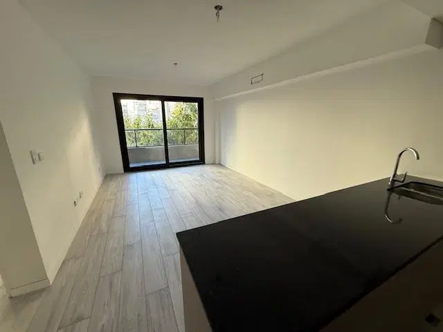 Departamento de dos ambientes con baño y toilette a estrenar en venta y/o alquiler en Nuñez 5