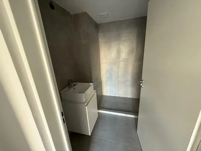 Departamento de dos ambientes con baño y toilette a estrenar en venta y/o alquiler en Nuñez 3