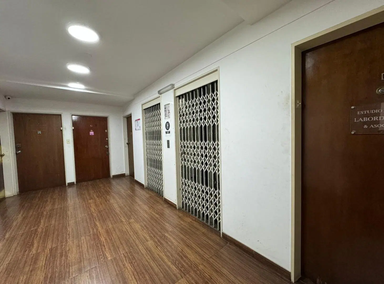 Venta. Oficina. Monoambiente dividido. 2 despachos. Recepción. Tribunales. 2