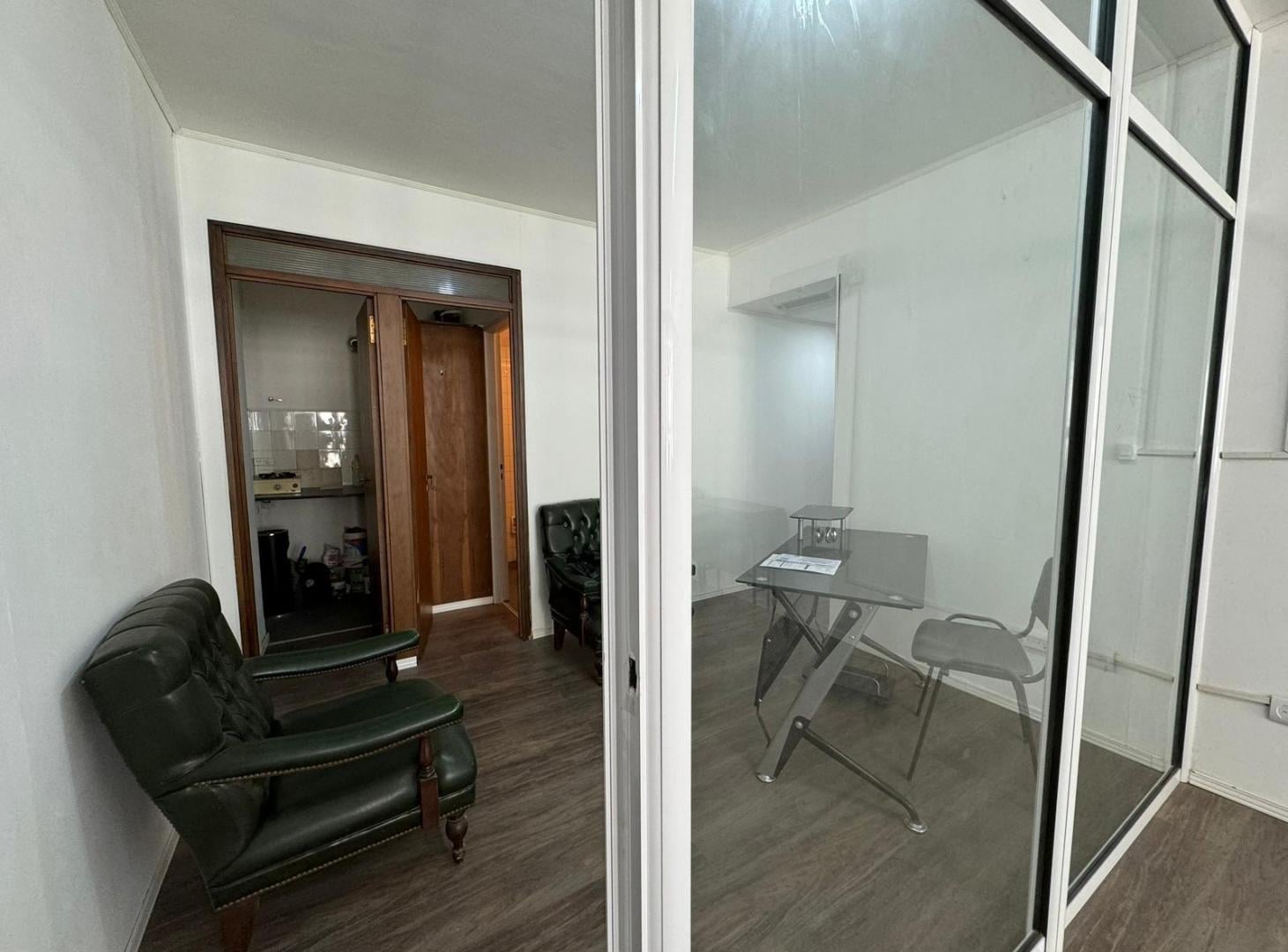 Foto de Venta. Oficina. Monoambiente dividido. 2 despachos. Recepción, imagen 4