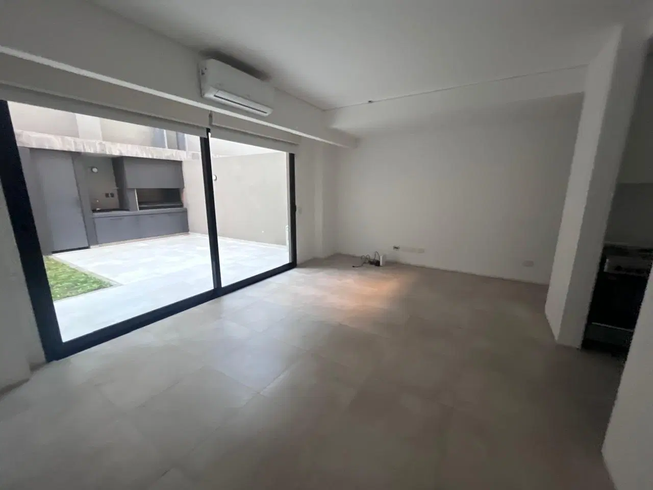 Departamento de 2 ambientes moderno con patio y parrilla en Palermo Soho en alquiler 3