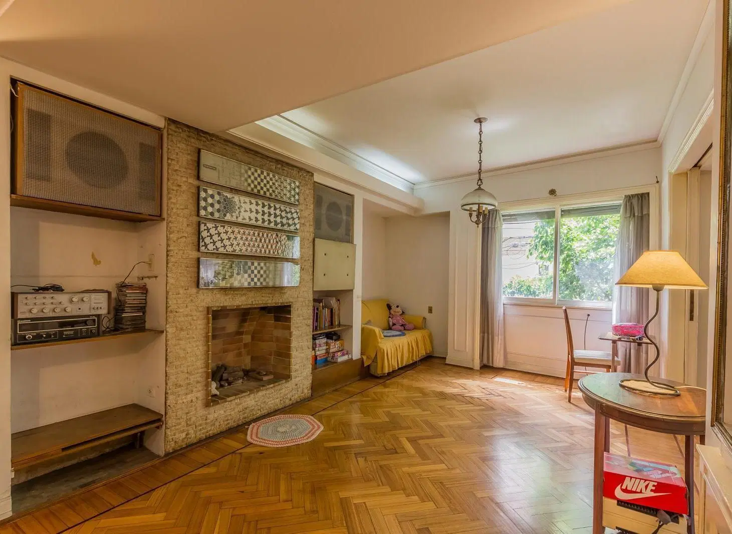 PISO EN CABALLITO CON MUCHO POTENCIAL. SUPER LUMINOSO CON PATIO, BALCONES Y COCHERA 2